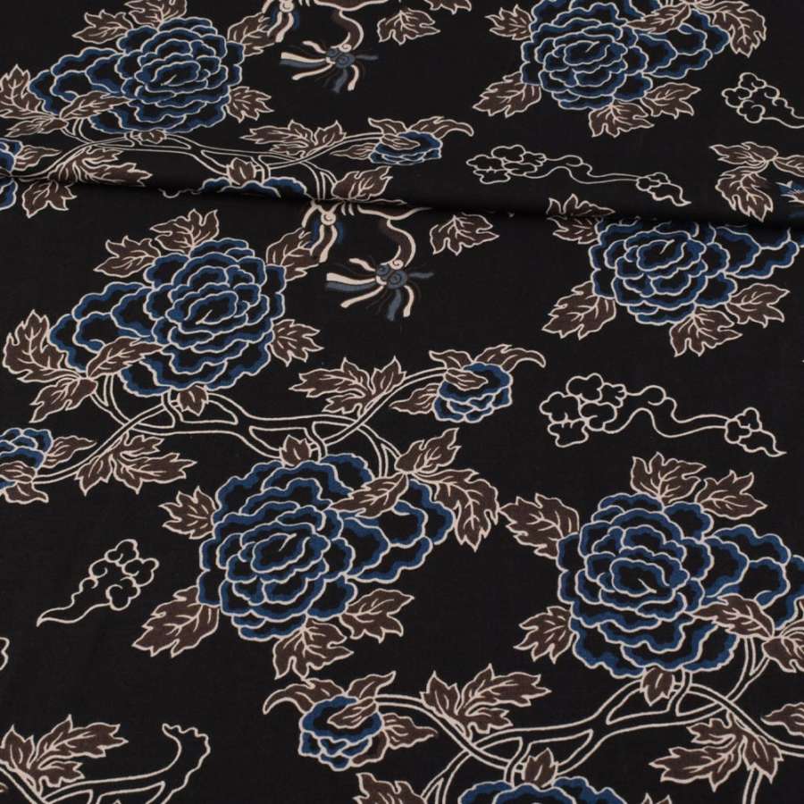 Вискоза черная, коричнево-синие цветы, светлый контур, ш.147