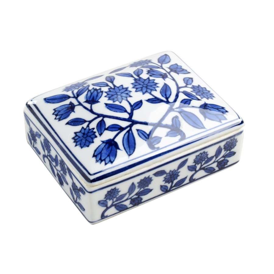 Шкатулка керамическая 13,5х10,5х5,5 см васильки, веточки синие на белом фоне, крышка отдельная
