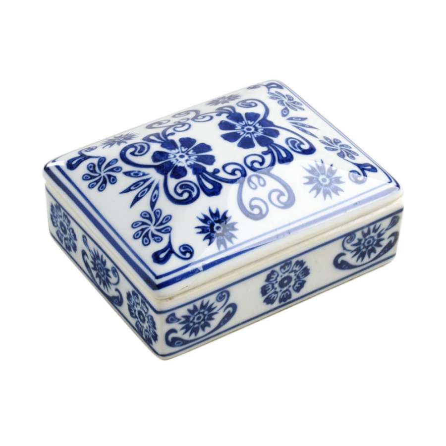 Шкатулка керамическая 13,5х10,5х5,5 см ромашки, вензель синий на белом фоне, крышка отдельная