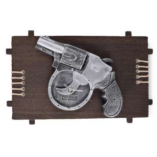 Часы настенные на деревянной основе 21х36 см Револьвер