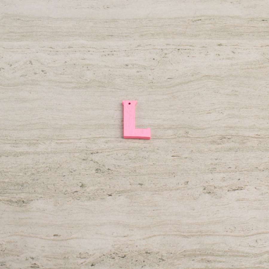 Пришивний декор літера L рожева, 25мм