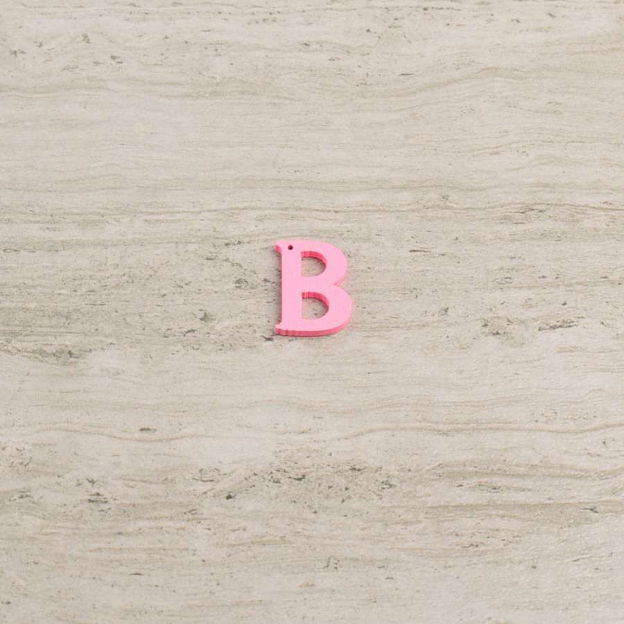 Пришивной декор буква B розовая, 25мм