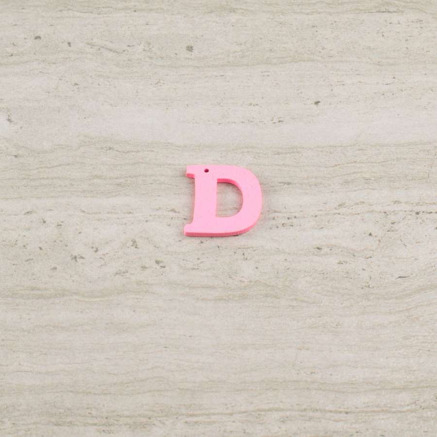 Пришивной декор буква D розовая, 25мм