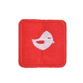 Термоаппликация Квадрат с птичкой белой 45х45мм красный