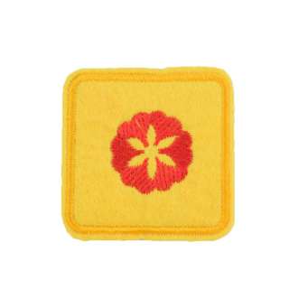 Термоаппликация Квадрат с цветком красным 45х45мм желтый
