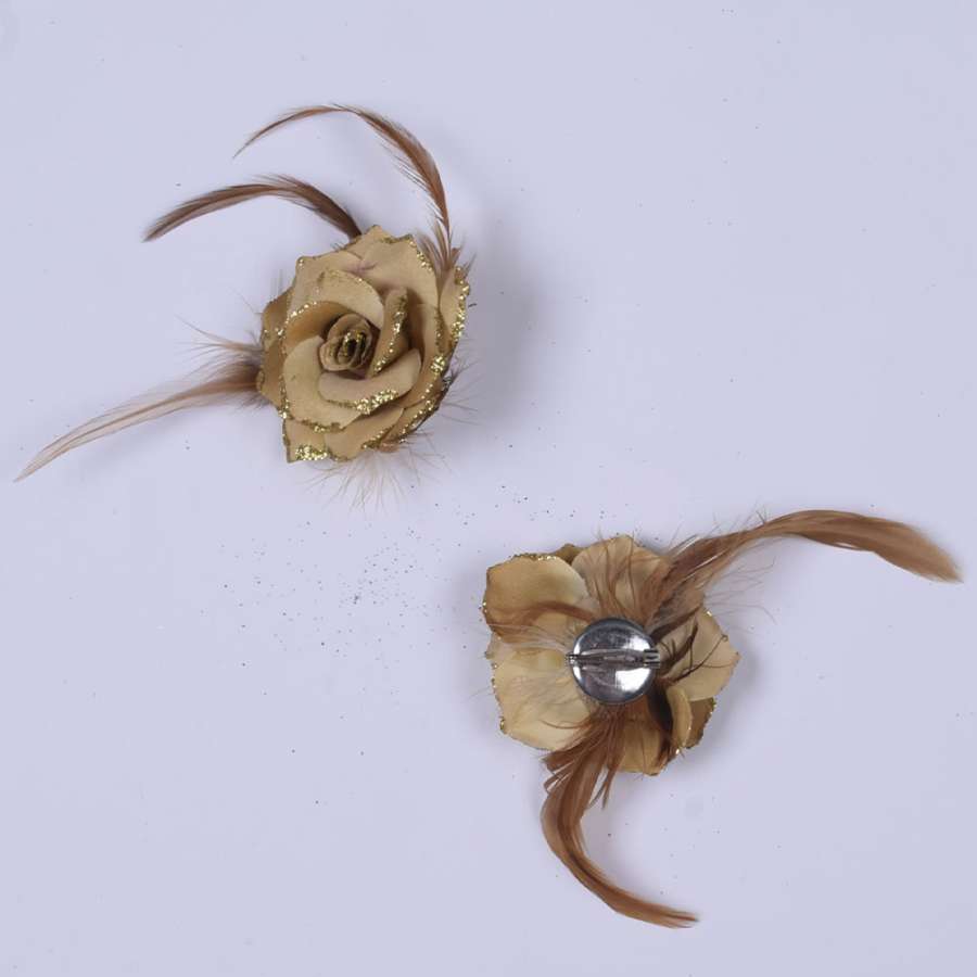 Брошь цветок бежевый 6см