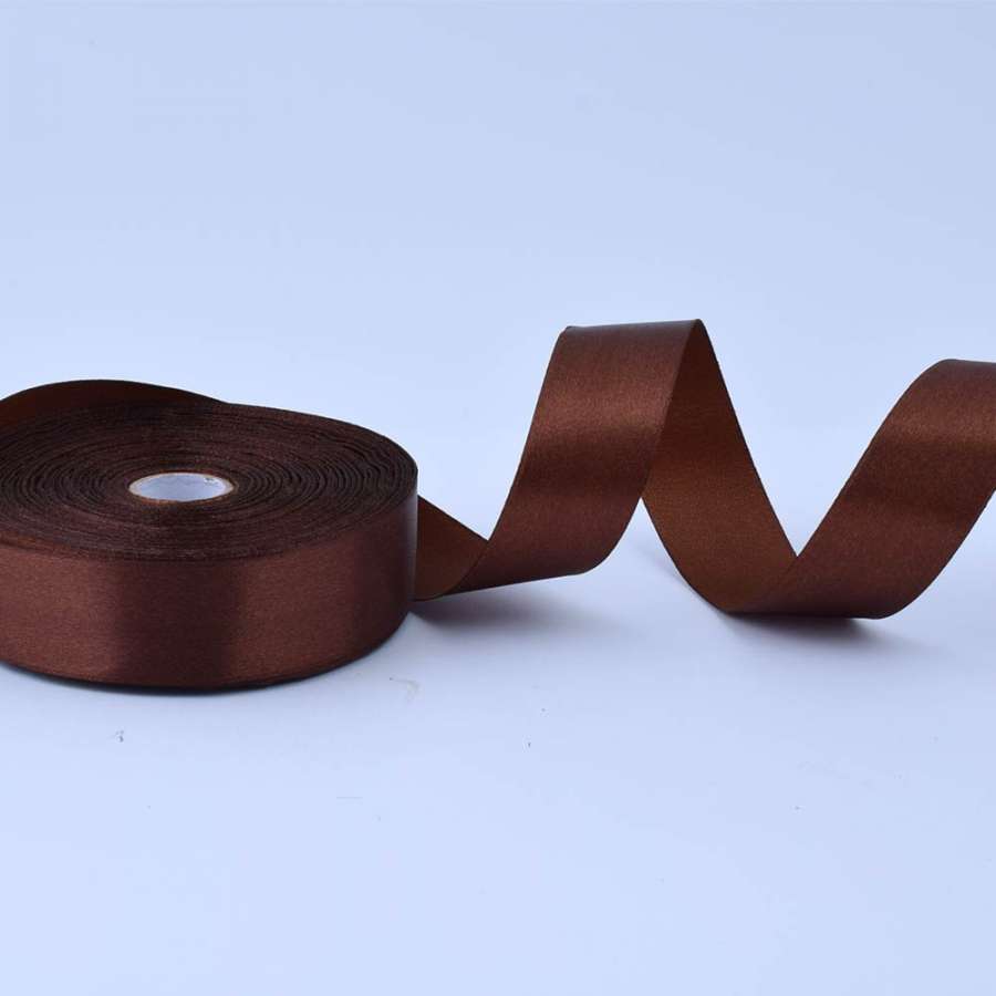Лента атласная 25мм коричневая А1-08-032 на метраж (бобина 50яр/119г)